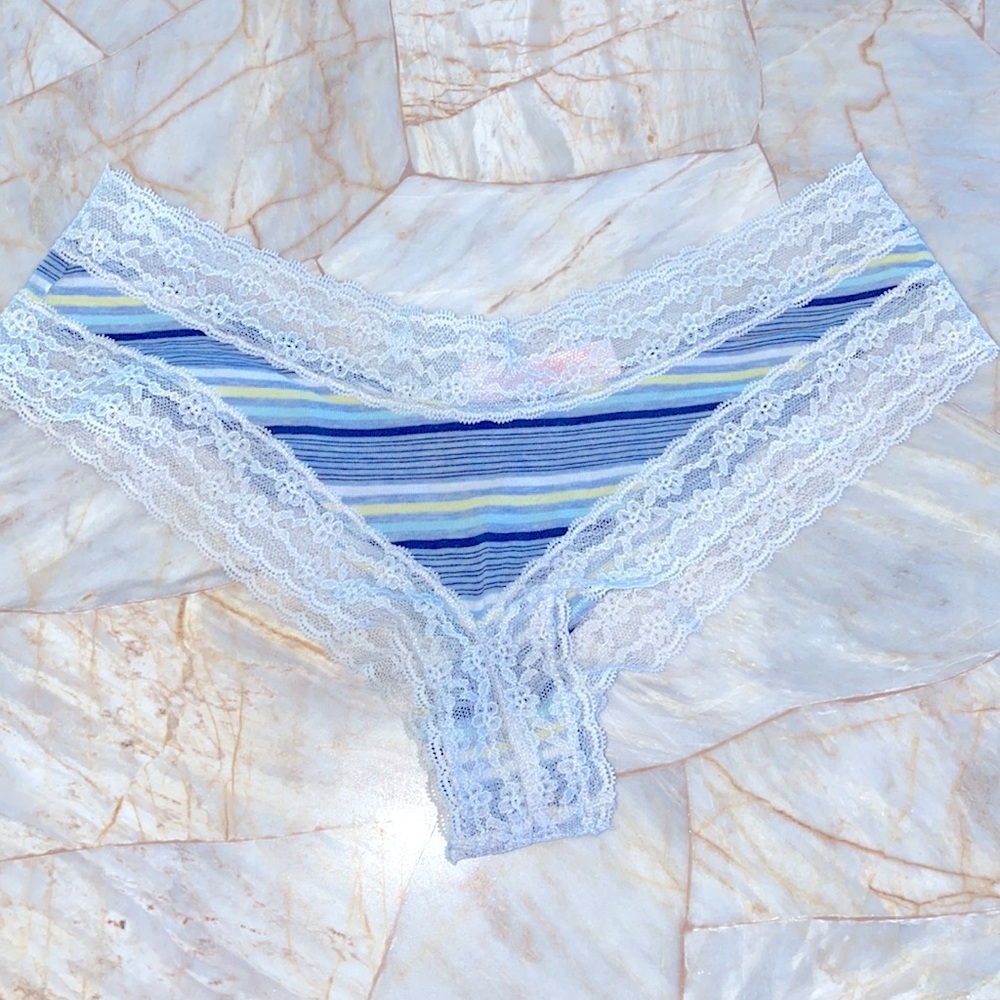 Victoria's Secret CHEKKY Lacie Floral Lace Panty Small